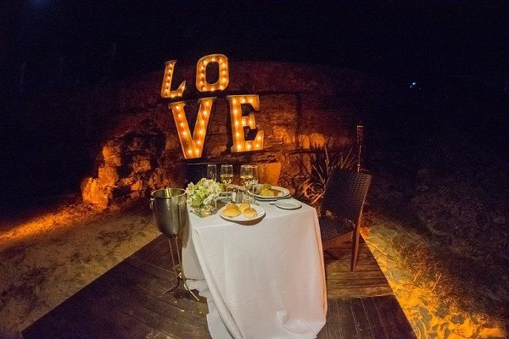 Romantic caribbean breeze dinner Hotel Dos Playas Faranda Cancún Cancun