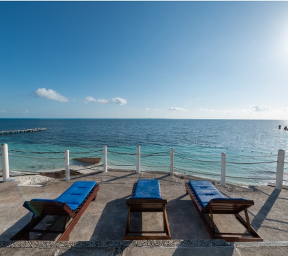 Solarium terrace Hotel Dos Playas Faranda Cancún Cancun