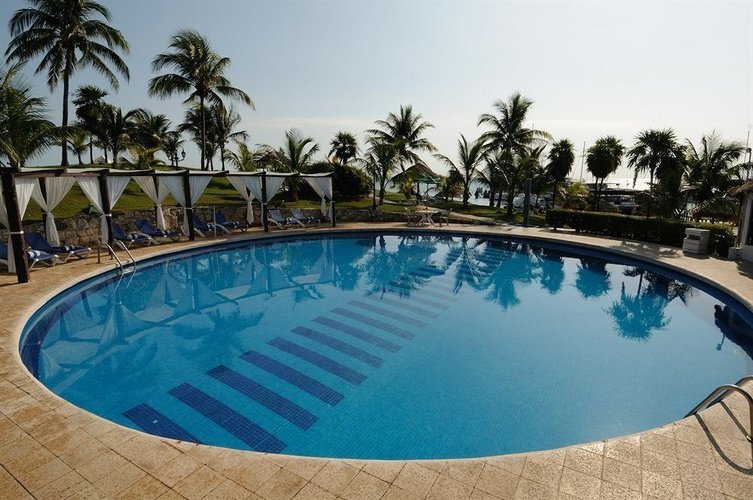 Swimming pool Hotel Dos Playas Faranda Cancún Cancun
