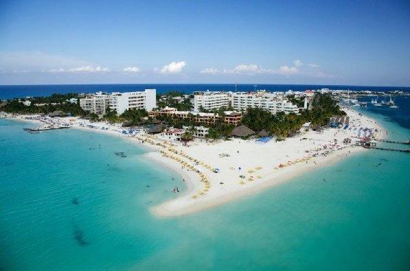 Isla Mujeres, the island next to Hotel Dos Playas. Hotel Dos Playas Faranda Cancún Cancun Isla Mujeres, the island next to Hotel Dos Playas. Hotel Dos Playas Faranda Cancún Cancun